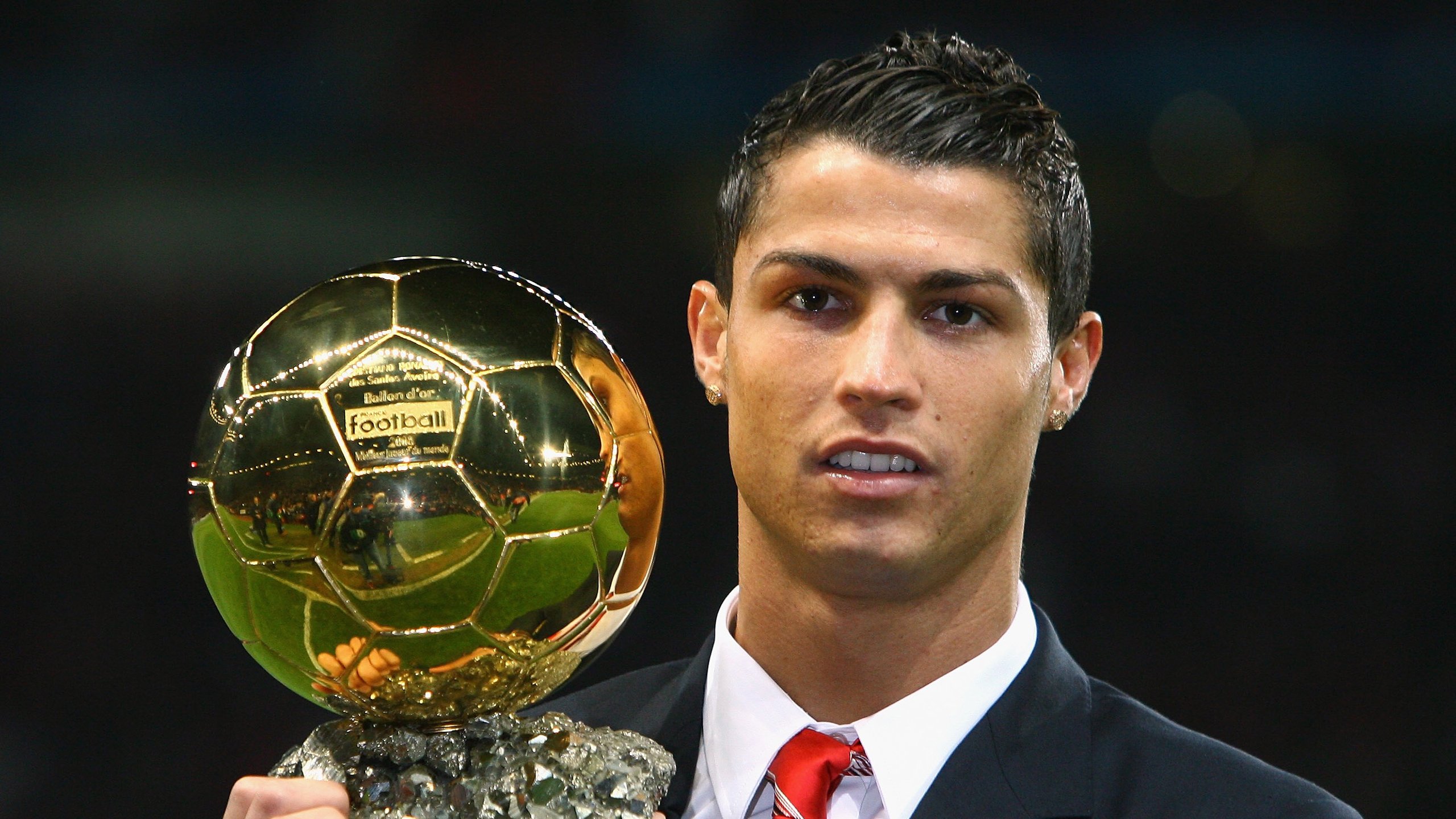 决赛表现回顾：贾瓦迪全力以赴，贾维斯·瓦纳多