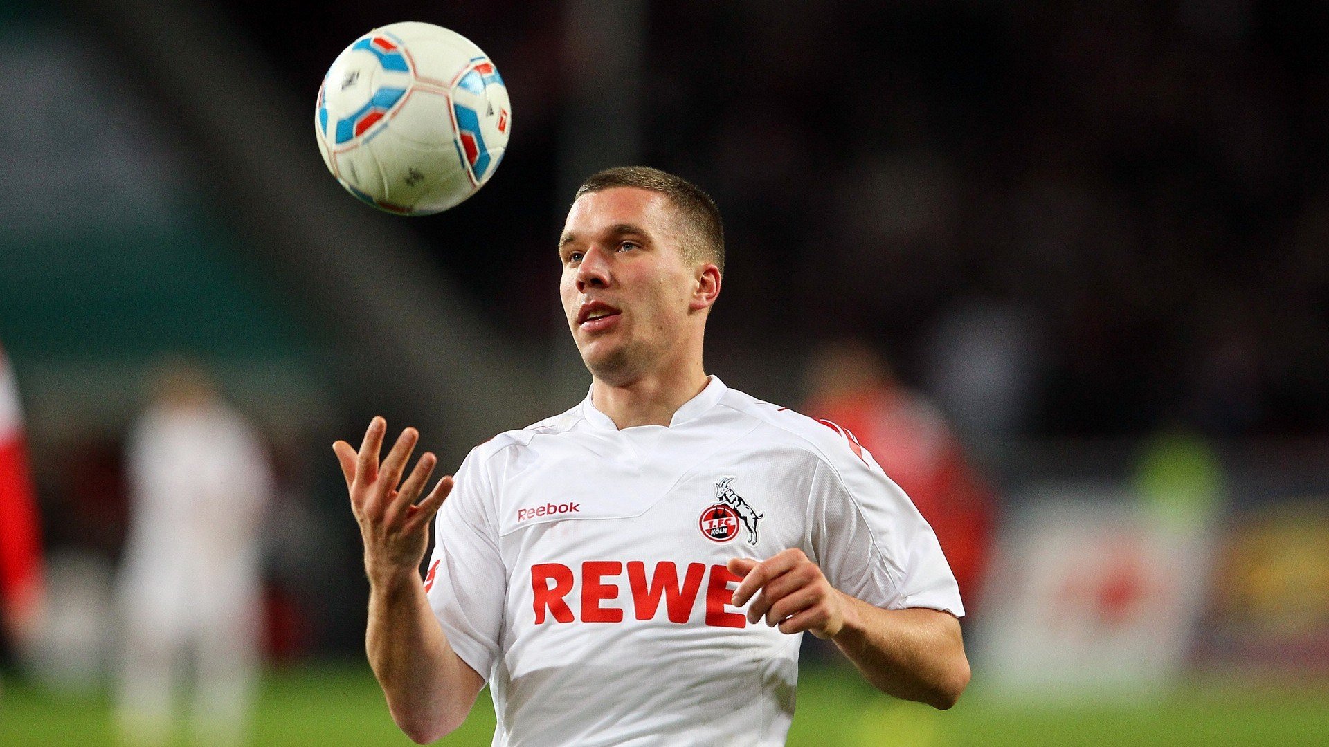 “德甲势头正猛，球队士气高昂谋求冠军”，德甲队伍排名